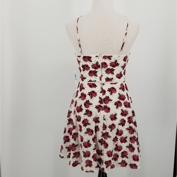 B. Darlin Juniors' Floral Print Halter Dress 1-2 - Picture 3 of 13